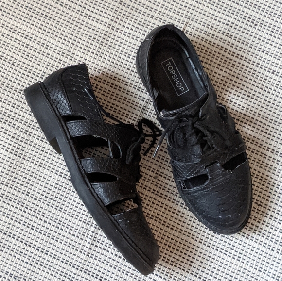 Topshop Black Cutout Oxford Shoes - Picture 1 of 4